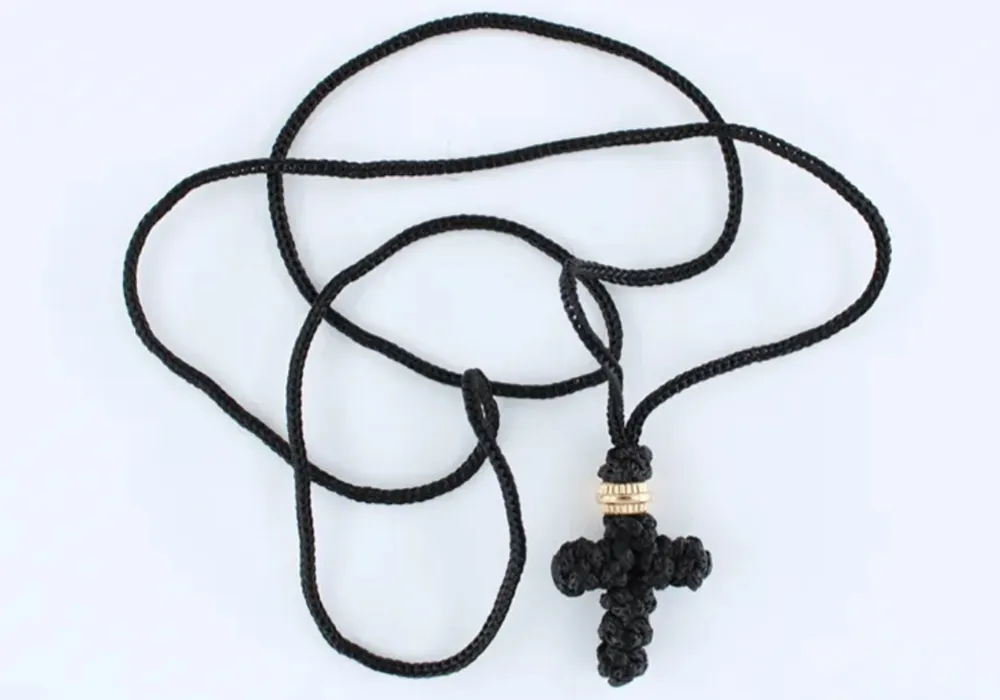 STAVL-A02 Πλεκτός σταυρός λαιμού μαύρος - Image 1